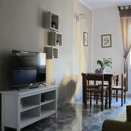 Apartment Nella, Free Parking & Luggage Storage Apartment Florence