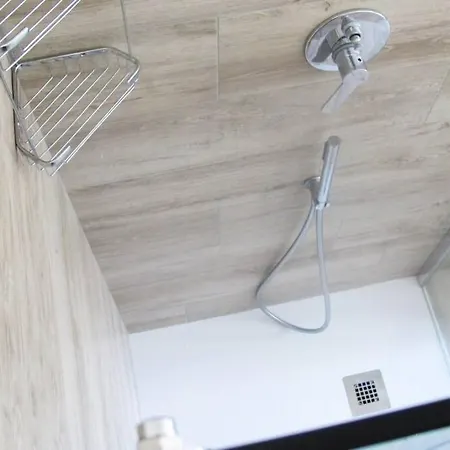 Apartment Nella, Free Parking & Luggage Storage Apartment *
